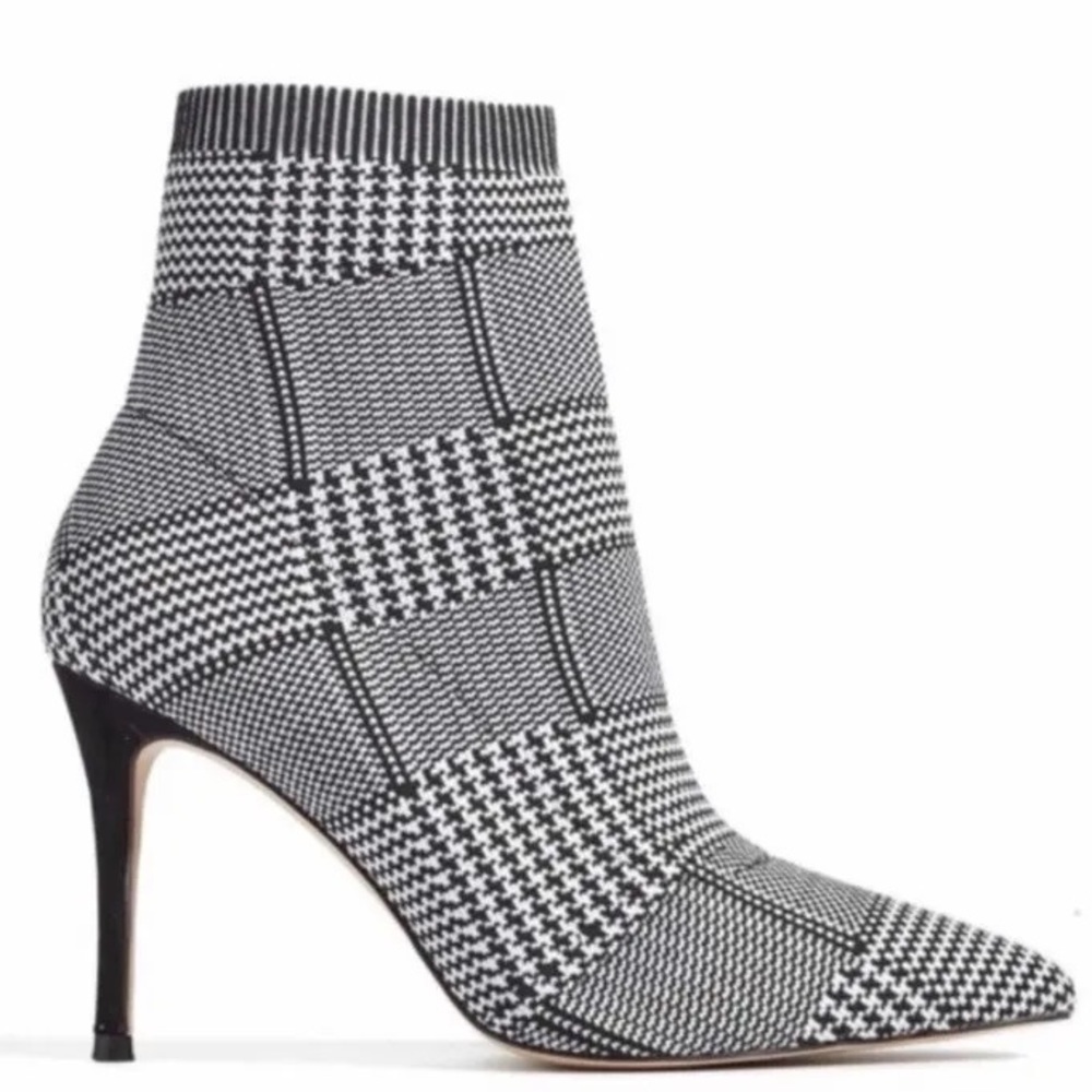 Something Navy Nix Plaid Houndstooth Black White Ankle Sock Booties EUC Size 9